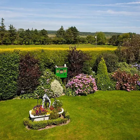 Newtown Farm Guest house 4*