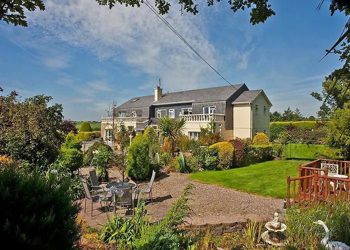 Newtown Farm Guest house 4*