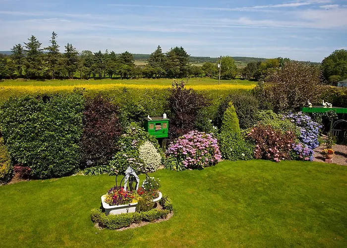 Newtown Farm Guest house 4*