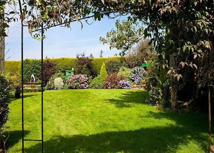 Newtown Farm 4*