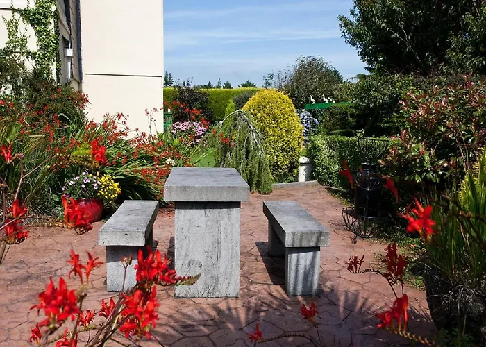 Newtown Farm Guest house 4*